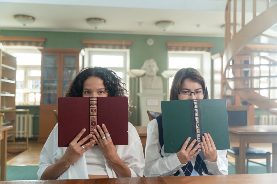 Dark Academia Library Outfit: The 6-Piece Capsule That Actually Works