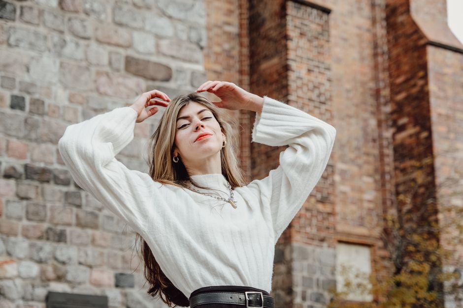 5 Statement Necklaces That Transform a Simple Outfit